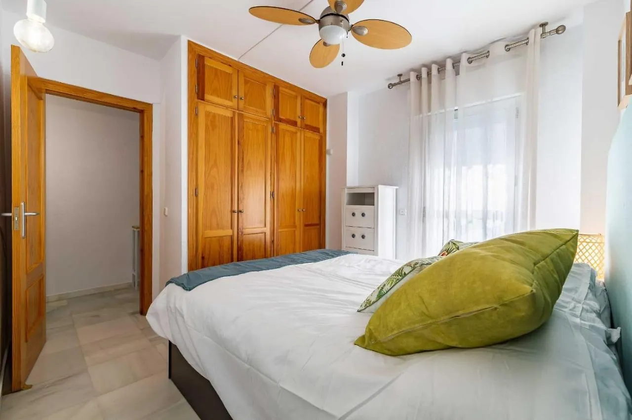Paseo Marítimo Rey de España esquina Lope de Vega 1 dormitorio más sofá cama salón y cama supletoria Fuengirola